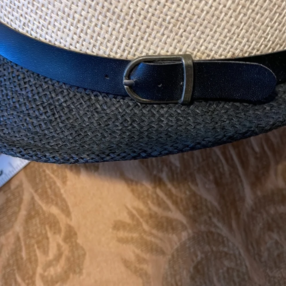 Used hat size 59 - Picture 9 of 10